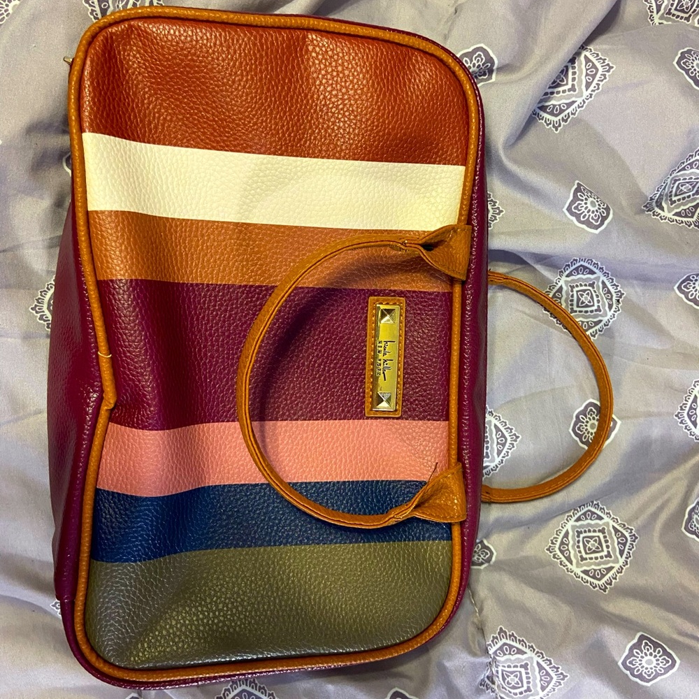 Portable make-up bag
